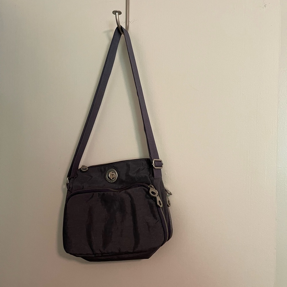 Bagallini Grey travel purse